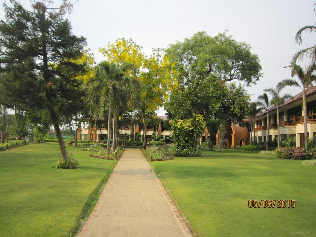 Aye Yar River View Resort Bagan Luaran gambar