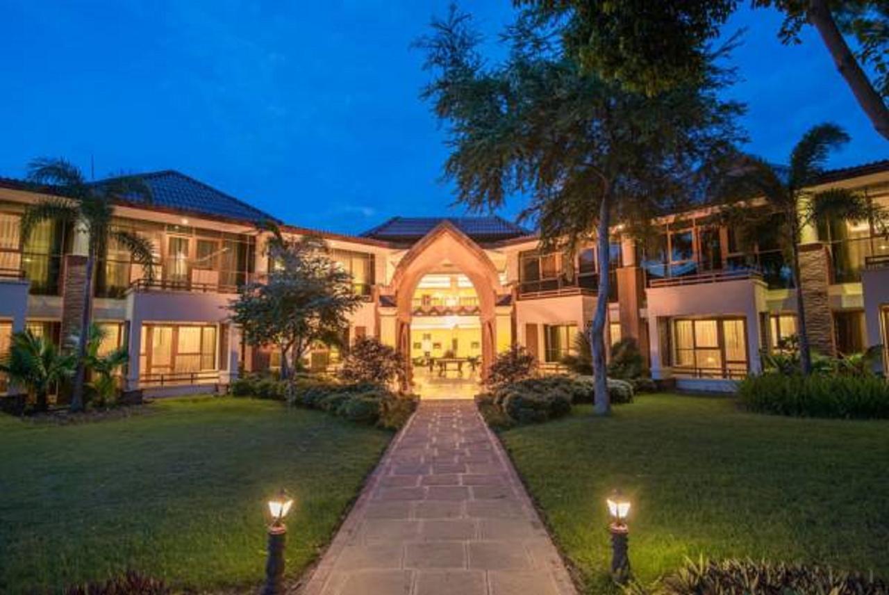Aye Yar River View Resort Bagan Luaran gambar