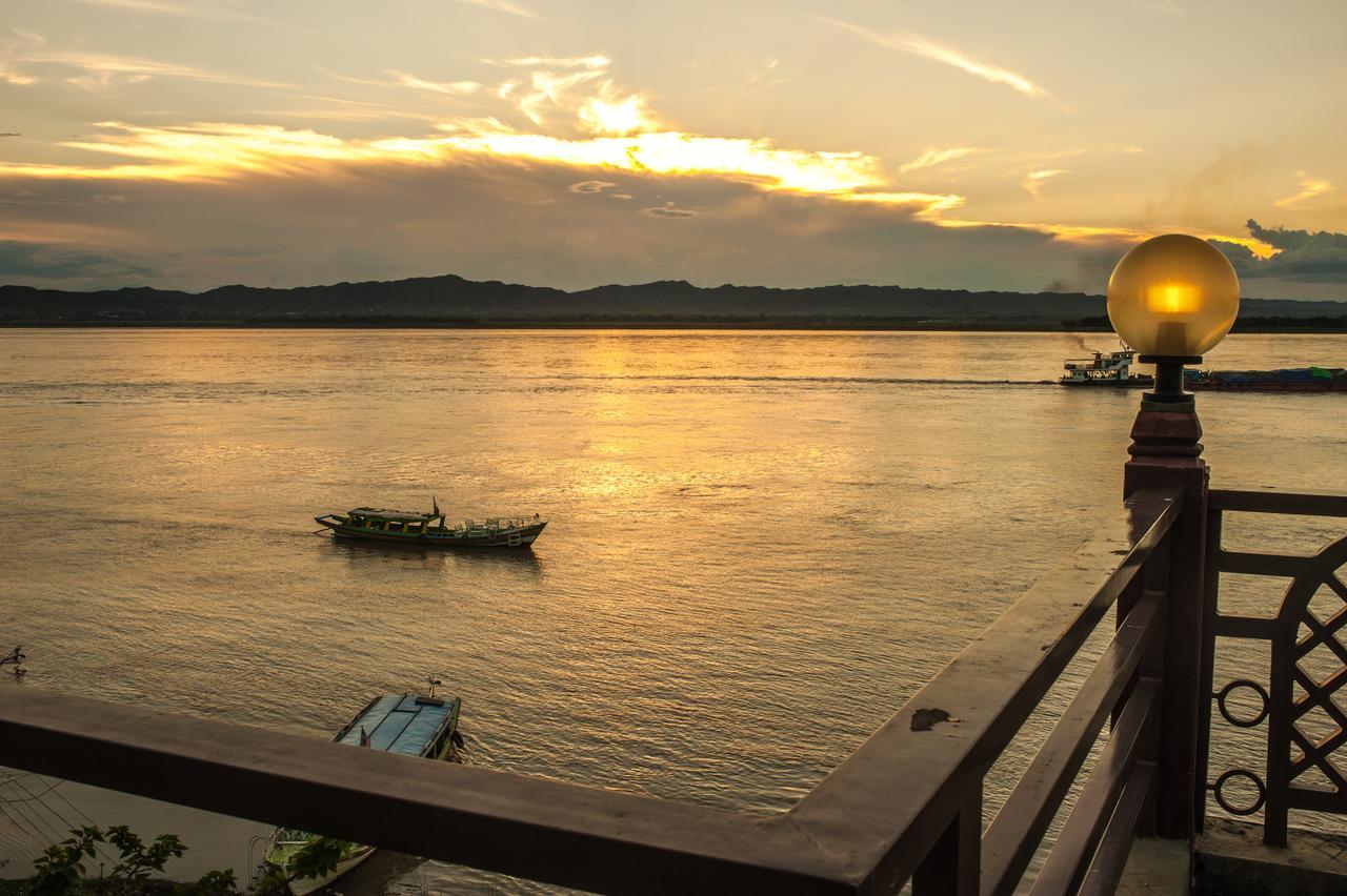 Aye Yar River View Resort Bagan Luaran gambar